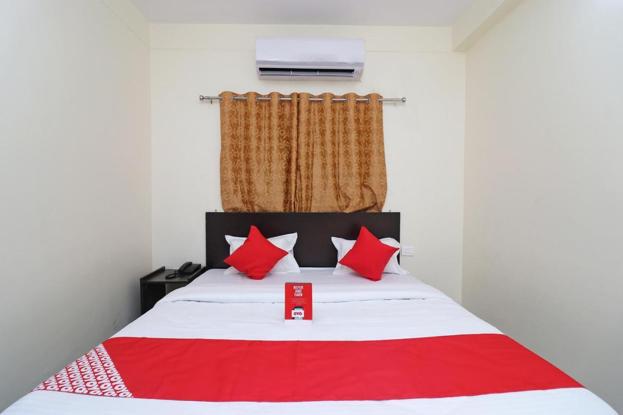Oyo Hotel Ayush Palace Cuttack Exterior foto